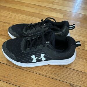 Under Armour Men’s Black Sneakers